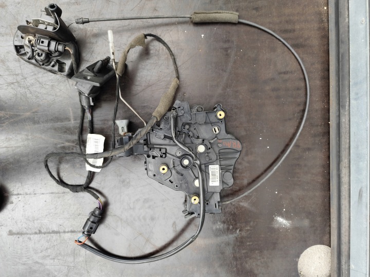VW T5 de la Serrure Portière Coulissant Droite 7H0843654EC
