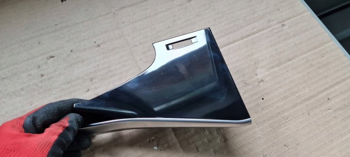 SQ8 4M RSQ8 Q8 modanatura copertura GREMBIALINA Copertura DEKOR consolle PIANO 4M8857238D