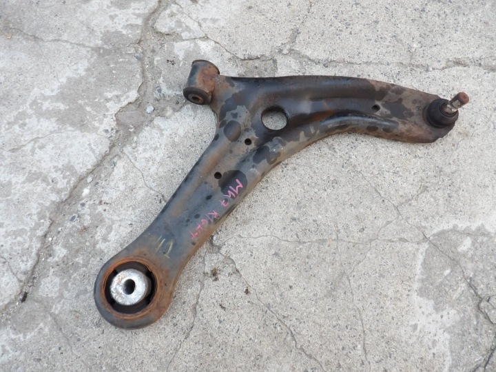 FORD FIESTA MK7 2013 LIFT 1.6 TDCI arm front right