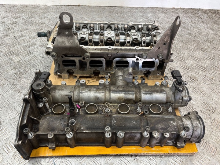 head. of the engine VW PASSAT B7 1.4 TSI 03C103358AC
