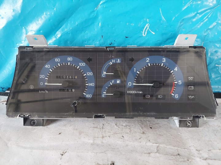 dials clock NISSAN VANETTE 2.4 and 1992R NX4715