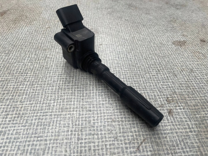 Bobine d’allumage VOLKSWAGEN GOLF VII 06H905110P @A