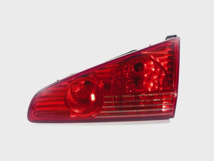 light right rear z bonnet OE 2587D Peugeot 607 lift 00-04