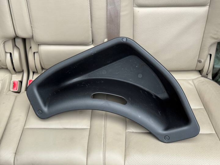 skrinka spolujazdca kufra pravý Jeep Grand Cherokee WK2 68184086AC Originál