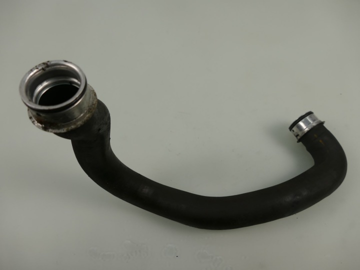 MERCEDES C W204 3.0 CDI Tubazione d’acqua tubo tubo flessibile A2045012982