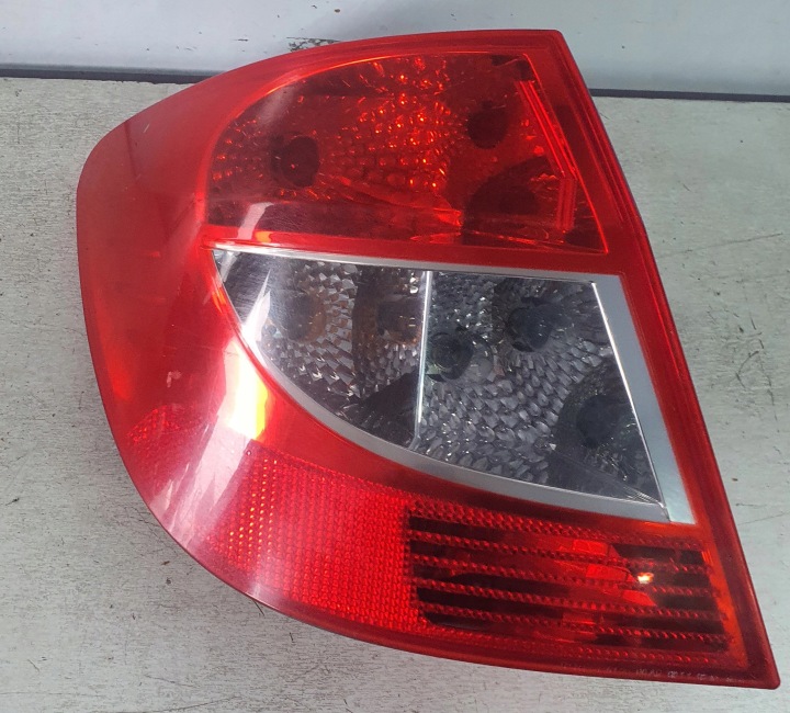 RENAULT THALIA II 14- light rear part rear left original 8200700046