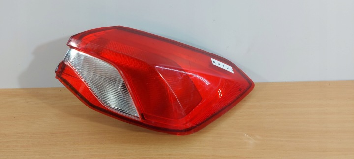 FORD FOCUS MK4 HB right light rear part ZWYKLA NAROZNA