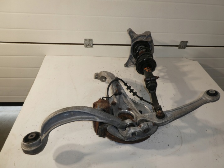 AUDI A4 B8 achsträger vorne 8K0413 L