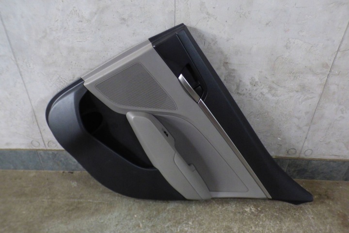 Hyundai Elantra VI Bok tapacír dvere pravá zadok 83380-F2000