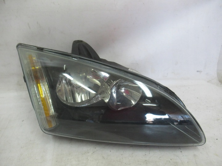 REFLEKTOR light right FORD FOCUS MK2 II 2 04