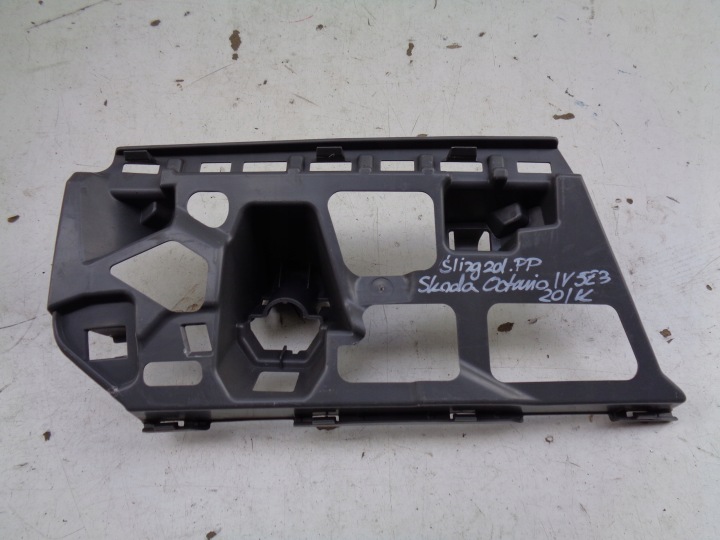 Support montage pare-chocs Droite Avant SKODA OCTAVIA IV 4 RS 5E3 20