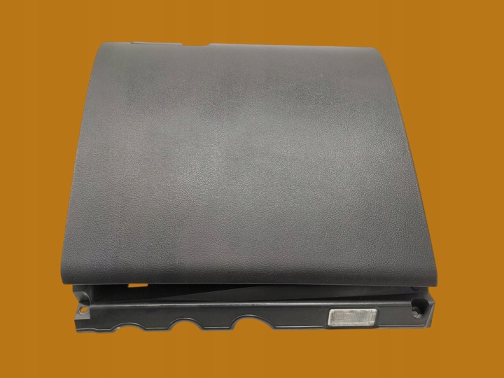 passenger compartment right of the passenger of the dashboard plus 5M1857097 Volkswagen Golf V (2004-2009)