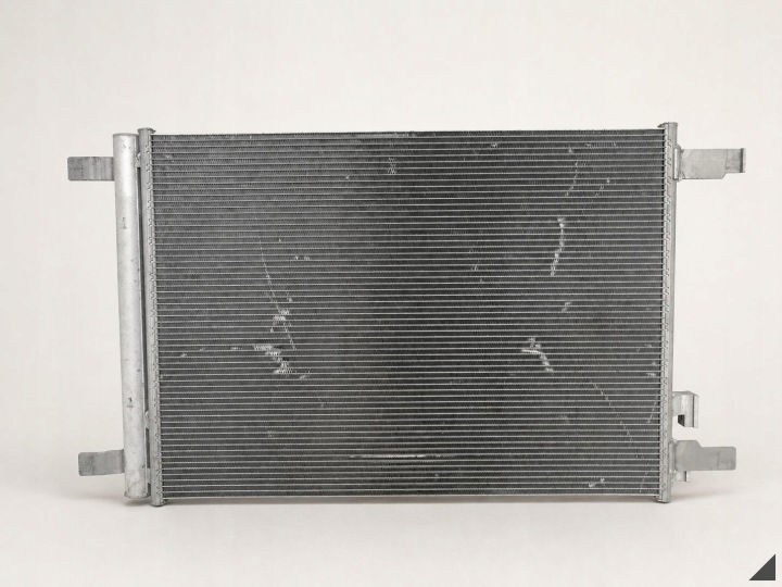 AUDI A3 8V0 SEAT LEON 5F0 SKODA OCTAVIA 5E0 VW GOLF VII 5G0 radiatore / raffreddatore KLIMY