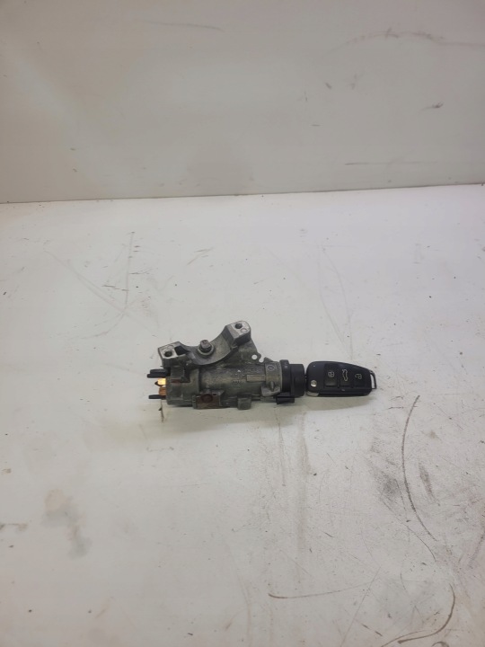 Clé PILOT Allumage GROT AUDI A4 B7 8E0837220Q 4B0905851P