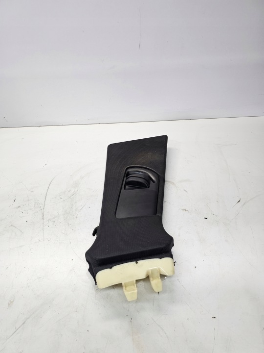 kryt SLUPKA B pravá AUDI A4 B8 8K0867282B V48