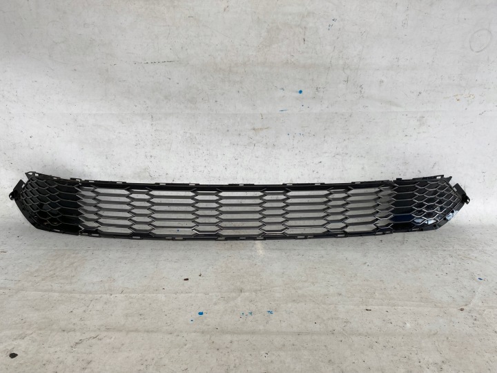 TOYOTA CHR LIFT GR SPORT 19- grid of a bumper central 53122-YP130