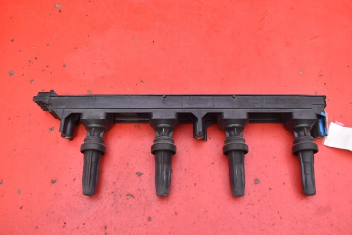 Bobine d’allumage 9656695780 CITROEN C4 PICASSO 1 et 1.8 16V 125 KM 06-13
