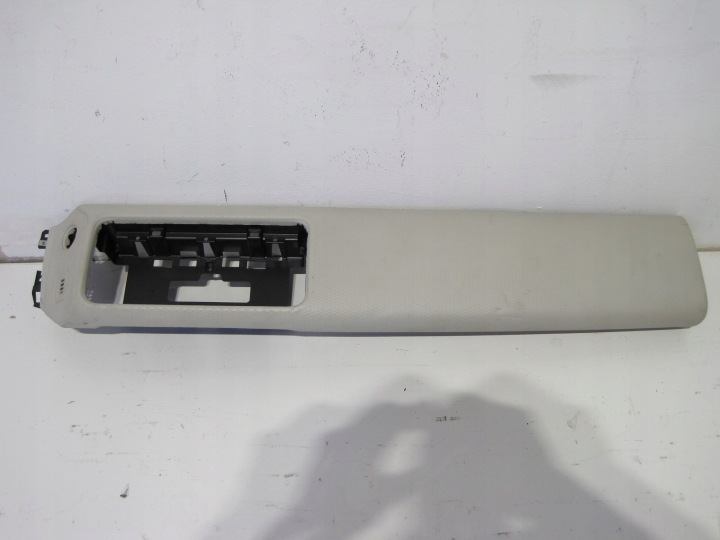lišta konzoli RANGE ROVER VELAR J8A2-04268