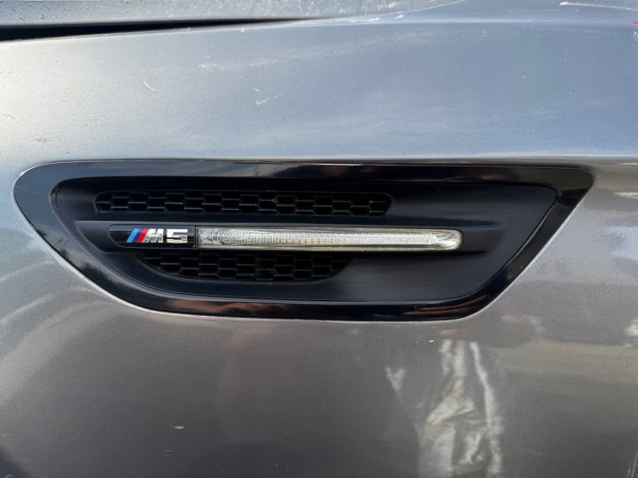 Indicateur de direction W Aile Tuyau d’entrée Gauche BMW F10 M5