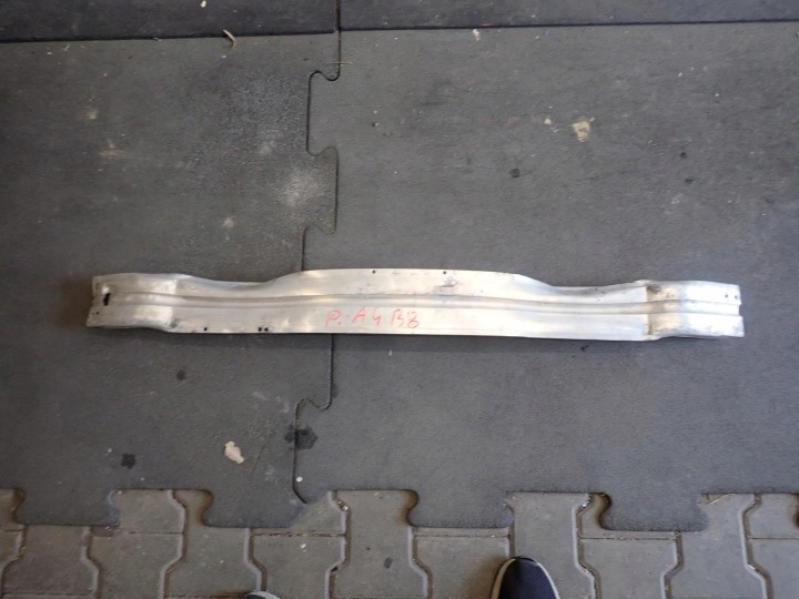 výztuha předek AUDI A4 B8 LIFT 2012- 8K0807113F