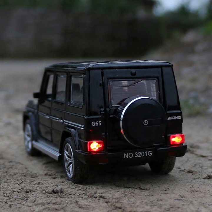 Игрушечная машина 2021 Mersedes g65 AMG Pink