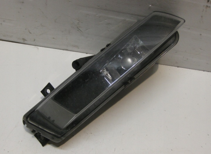 BMW E87 5D 07R maglenka far maglenka desni 7181288