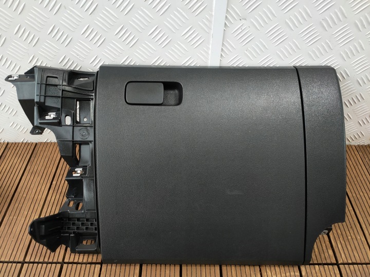 VW UP 11-20 passenger compartment of the passenger W KONSOLE EUROPA 1S1857097C OE