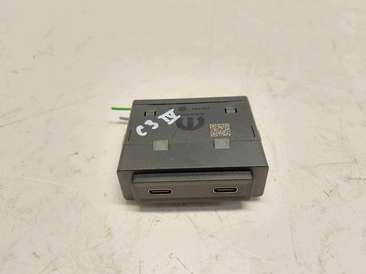 Citroen C3 IV 4 2025 1.2 THP HN09, Adapter, Stecker PORT USB 98538614