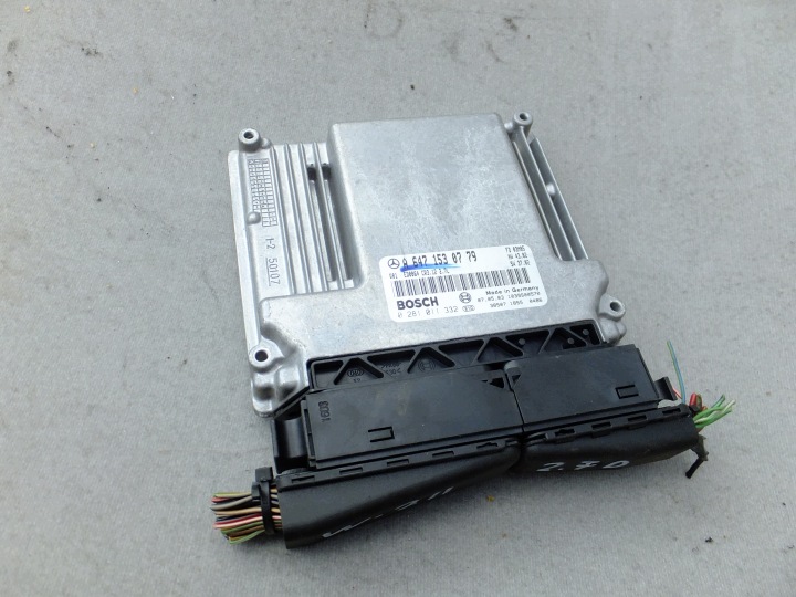 control unit of the engine mercedes w211 2,7 cdi A6471530779 0281011332