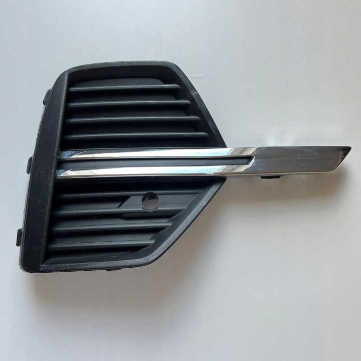 VOLVO XC60 II LIFT 2022- griglia Paraurti Destro Anteriore 32234947