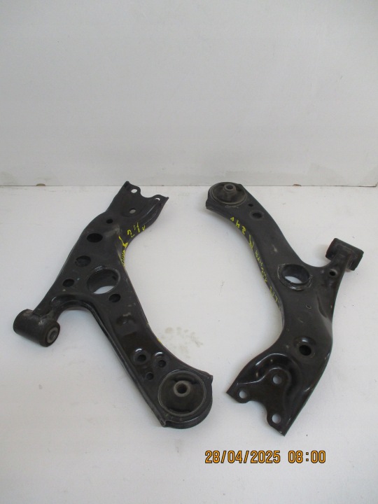 braccetto TOYOTA COROLLA E21 1,8 HYB 24R destra