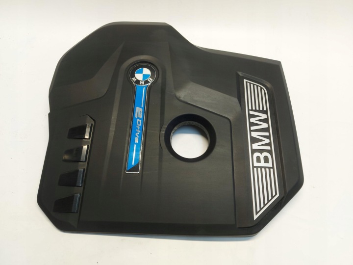 BMW G30 530e cover cover upper of the engine 8657035