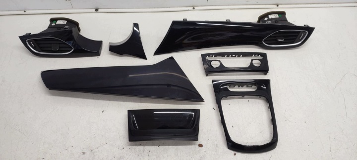 Dekory mouldings of the dashboard consoles Opel Astra K