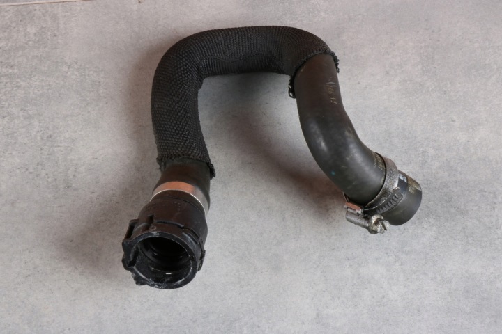 VOLVO XC60 and D4 2.0d D4204T14 wiring pipe hose of water 31368397