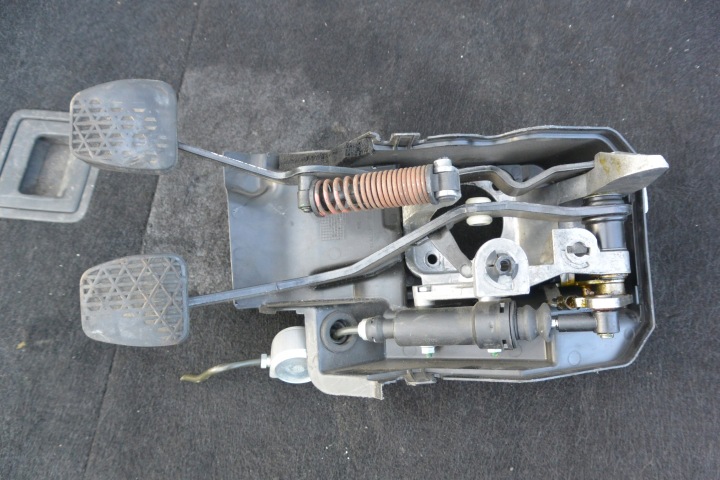 Halter Versteifung Kupplungspedal Bremse MANUAL UK RHD MERCEDES E KLASA W211
