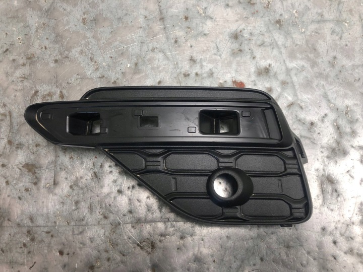 grid of a bumper right rear part AUDI A3 8Y 8Y4807820B