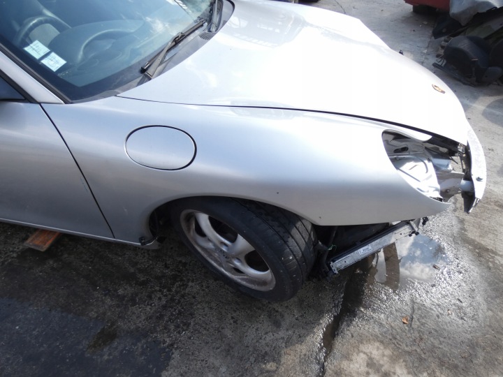 Porsche Boxster 986 2002 předek strana pravá blatník přední
