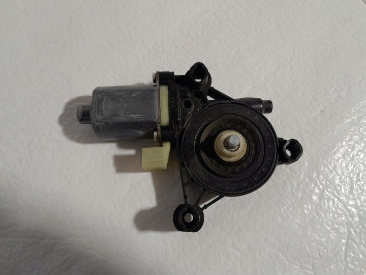 AUDI A4 B9 Motor des Hebens Fenster 8W0959802