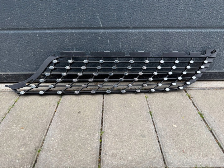 Mercedes A 177 Grille Avant Gauche Avant
