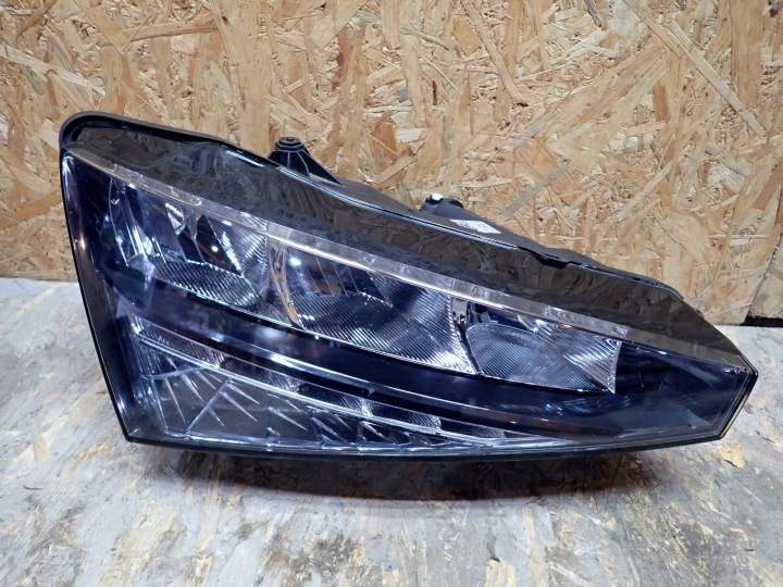 FAR DESNA REFLEKTOR DESNI LED SKODA SCALA NW1 2019