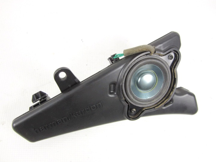 speaker slupka rear rear part right Logic7 Harman Kardon Mercedes W251 R-klasa