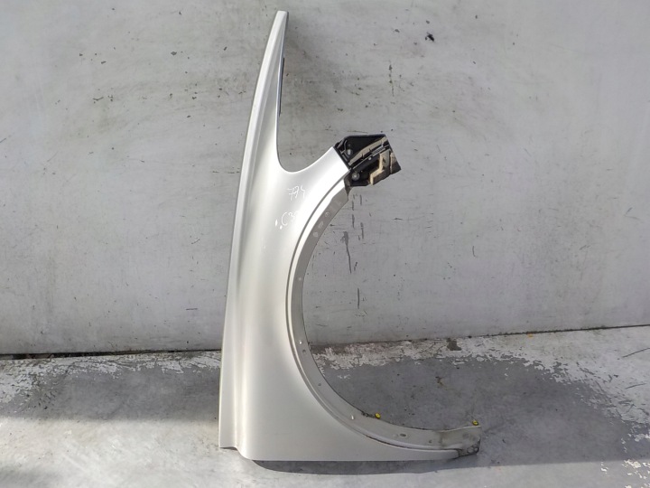 774 VOLVO C30 fender right front front 774