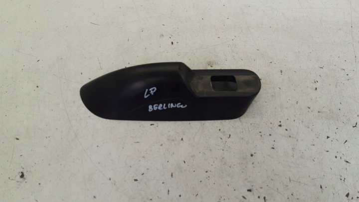 záslepka relingu levý předek Citroen Berlingo III 1,6 HDI