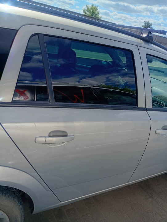 Tür rechts hinten heck OPEL ASTRA H 04-10 kod lakieru Z167