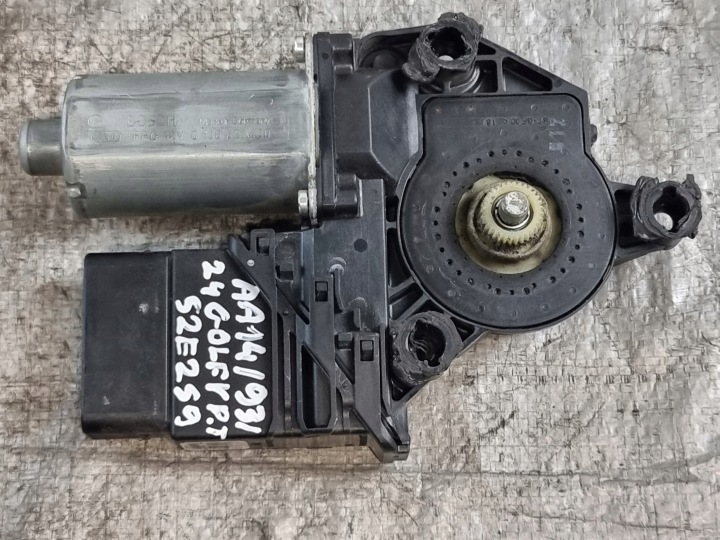 Motor Fenster rechts heck OE 1K4839402C VW GOLF V HB 5D 05r