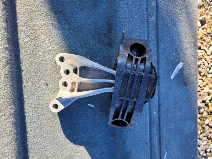 engine mount PEUGEOT 208 II 2 1.2 petrol 20^
