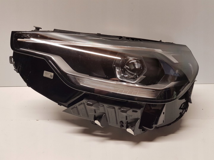 light front left BMW G42 FULL LED 5A320E5