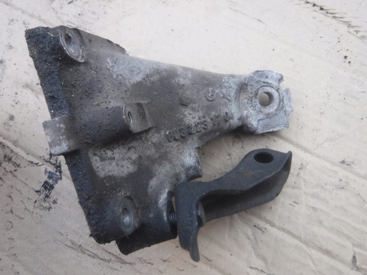mercedes w124 engine mount console 6032261704