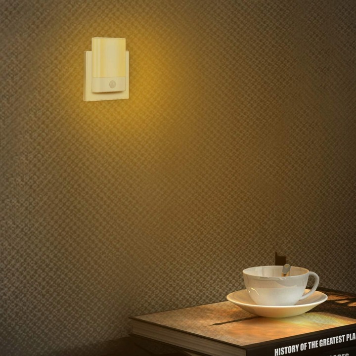 Нічник LED для розетки з датчиком руху сутінків для дітей senior — фото 3