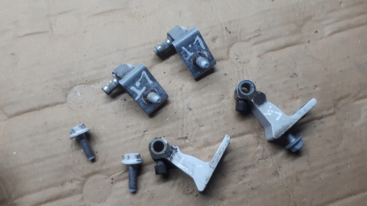 S4 B8 LIFT A4 hinge hinges door left rear part LS9R